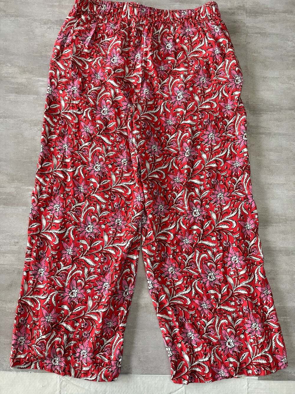 LOFT Red Floral Wide Leg Crop Pull-On Pants Size S - Picture 5 of 5